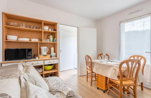 Curzon House | Villa de Céline