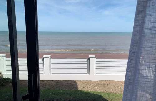 Bernieres-sur-Mer House | Villa de la plage, seafront, D-Day beach, Calvados, Normandy Juno