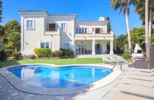New Golden Mile Villa | Villa de Lujo Cerca de Puerto Banus para 11, Spa y Gimnasio - ES-175-39