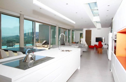 Calvi Villa | Villa de Luxe Avec Piscine à Débordement vue Exceptionnelle sur la Baie de Calvi