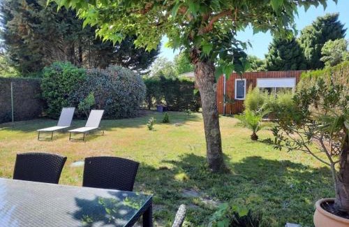 Seignosse Villa | VILLA DE PLAIN PIED ET STUDIO CLIMATISES, AU CALME, 6 PERSONNES MAXIMUM A 7mn DU GOLF ET DE LA PLAGE