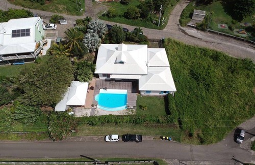 Le Robert House | Villa De Rêve "Blue Dauphin" with Belle Vue On Sea And Ilets Du Robert