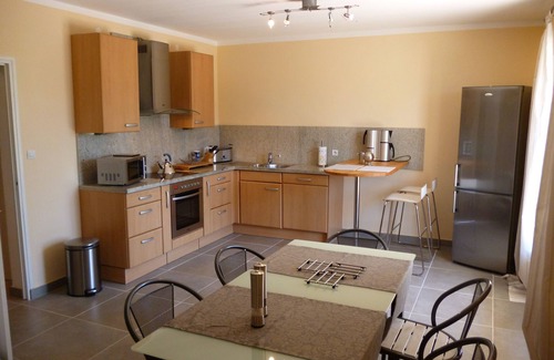 Le Thor Villa | Villa de Thouzon, Provencal villa, very quiet and luxurious, ideal for family/friends