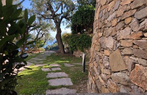 Finale Ligure Bed & Breakfast | Villa Degli Ulivi B&B