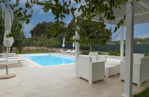 Cisternino Villa | Villa dei Monti with exclusive pool