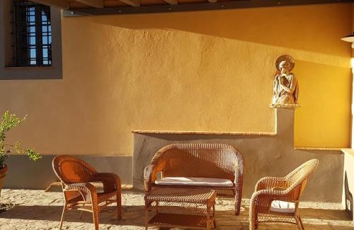 Lari Hotel | Villa Delia Hotel and Cooking School