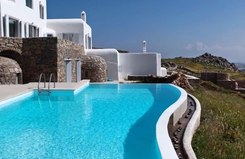 Faros Armenistis Villa | Villa DeLucien
