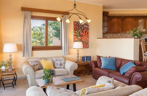 Petaleia Villa | Villa Dendrilia By Rodostamo Collection