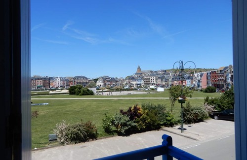 Mers-les-Bains House | Villa des Bains de Mer with balcony 1-4 pers 300m beach + bikes in Mers les Bains