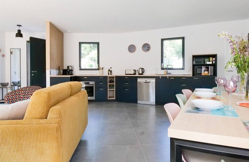 Jard-sur-Mer House | Villa des Herondais – Pool – Garden – Fully Equipped – Sleeps 8