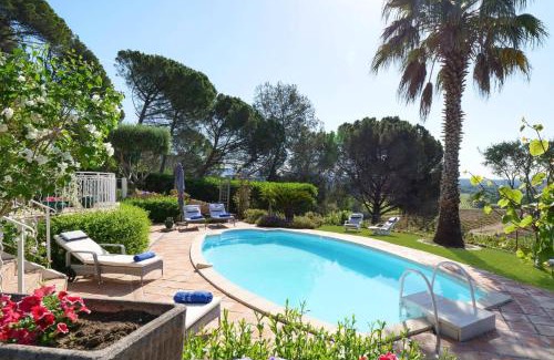 La Motte Villa | Villa des Vignes by Villa Plus