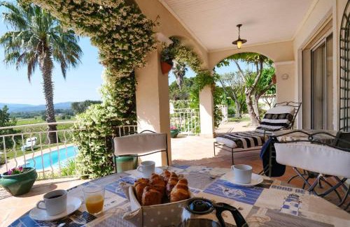 La Motte Villa | Villa des Vignes by Villa Plus