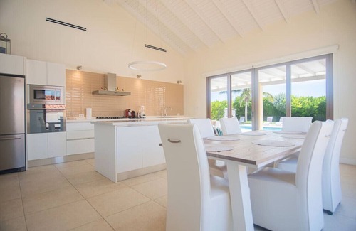 Noord House | Villa Di Oro!Close to Palm Beach!