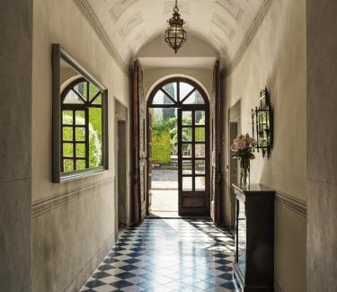 Piazzano Hotel | Villa di Piazzano - Small Luxury Hotels of the World