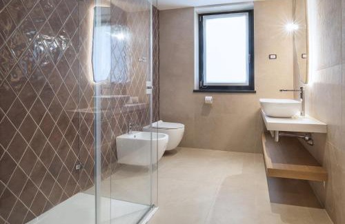 Brenzone sul Garda Apartment | Villa Divina22- APT Icona con piscina e vista lago