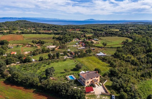 Sisan Villa | Villa Divina in Sisan