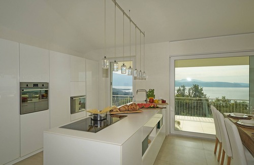 Salo Villa | Villa Dolce Bellezza