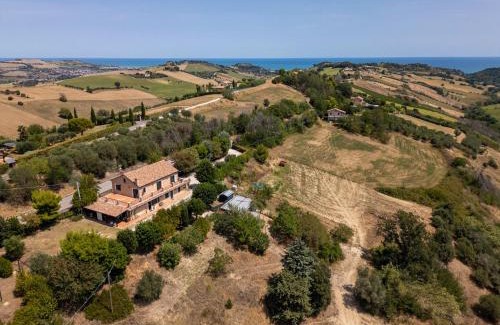 Lapedona House | Villa Dolce Vita - Vista Colline, Jacuzzi, 3Suites & 5min dal mare
