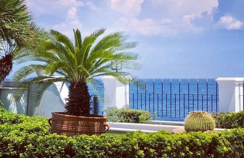 Egira Villa | Villa Dolphin - Beachfront Maisonette with Pool