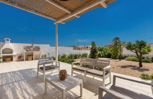 San Pietro in Bevagna Villa | Villa Dora by BarbarHouse