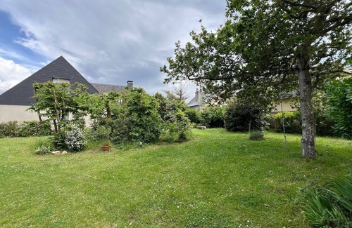 Jullouville Villa | Villa du Val est Fleur: family, garden and seaside!