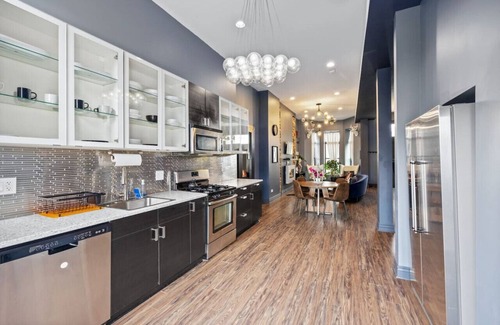 Bronzeville Bed & Breakfast | Villa Dubois Guest House Room 5