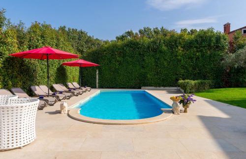 Gulici Villa | Villa Duga in Poreč for 12 people with sea view & only 1,2 km from beach