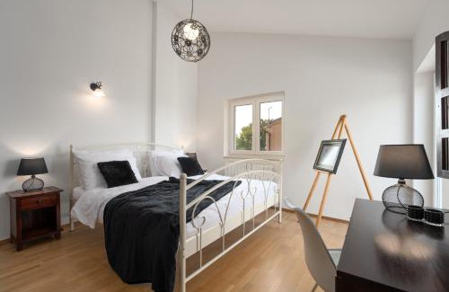 Gulici Villa | Villa Duga in Poreč for 12 people with sea view & only 1,2 km from beach