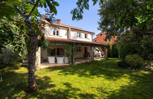 Gulici Villa | Villa Duga in Poreč for 12 people with sea view & only 1,2 km from beach