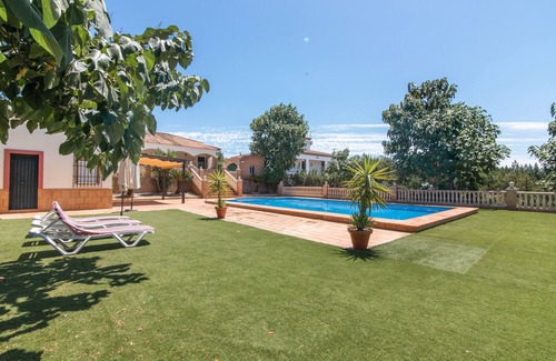 Cantillana Villa | Villa 'Durán Esteban' with Mountain Views, Wi-Fi and Air Conditioning