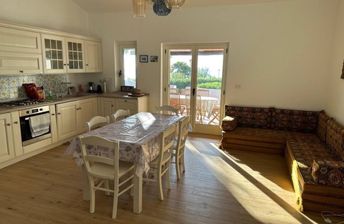 Parghelia Villa | Villa 'Edith' with sea view, shared pool and air conditioning