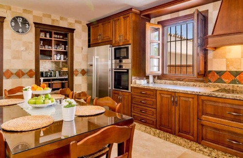 Ronda Villa | Villa 'El Arroyo Ronda' with Mountain View, Wi-Fi and Air Conditioning