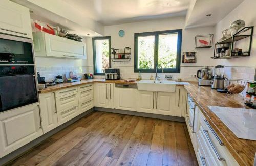 Parmain Villa | Villa elegante avec piscine privee a Parmain