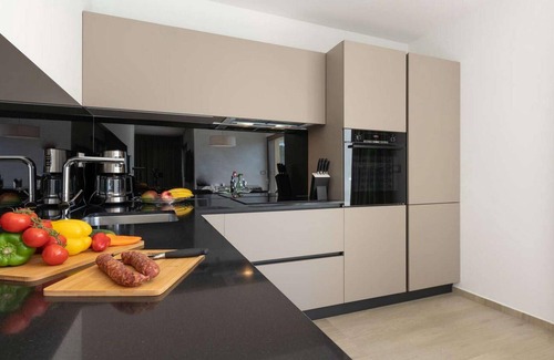 Vrvari House | Villa Elena Porec is a modern holiday home with 3 bedrooms only 3 km from the sea.