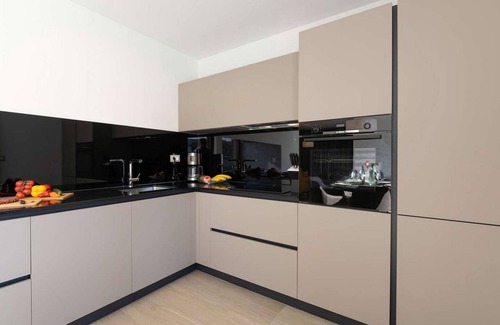 Vrvari House | Villa Elena Porec is a modern holiday home with 3 bedrooms only 3 km from the sea.