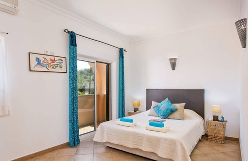 Guia Villa | Villa Elenor A - Central location in Vale Da Parra - 3 adjoining villas