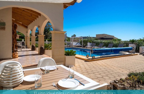 Pinar del Advocat Villa | Villa Eliana Artistic escape with family pool