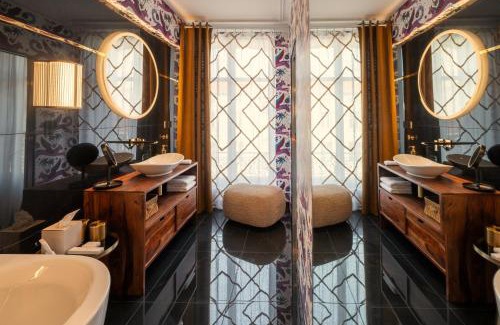 Saint Nicolas - Charles III - Ville vieille - Trois Maisons - Leopold Apartment | Villa Emilia - Boutique Hôtel, élégance & histoire