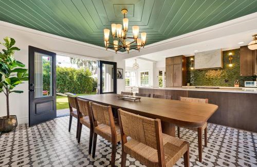 Alamitos Beach House | Villa Encanto- LUXE Spanish Villa with 6 KING Bedrooms, Courtyard and New Game Room