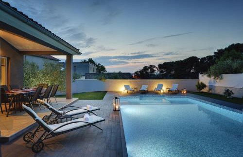 Vinkuran Villa | Villa Entini