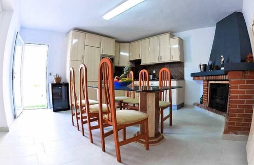 San Antonio Bay Villa | Villa Sunset - Large House | Great Location | Private Pool | A/C + Wifi