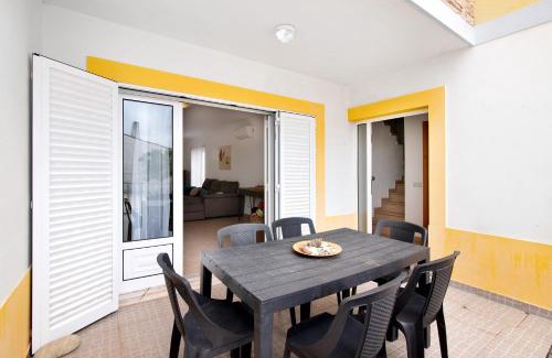 Manta Rota Villa | Villa Essence of Grey