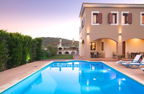 Melidoni Villa | Villa Evanthia,a Place To Be!