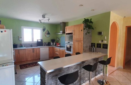Lavelanet Villa | Villa Familiale Avec Piscine et Jeux Pour les Enfants