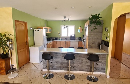 Lavelanet Villa | Villa Familiale Avec Piscine et Jeux Pour les Enfants