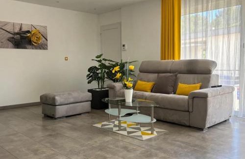 Flaux Villa | Villa familiale avec piscine à Flaux, 125 m² 2