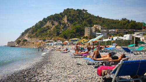Diano San Pietro Villa | villa Fiore in Borgo Diano San Pietro