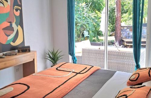 Orient Bay Bed & Breakfast | Villa Fleur de Pirate