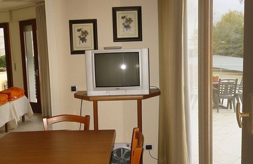 San Baronto House | Villa Floriana B: An elegant and welcoming apartment immersed in a splendid landscape, in the heart of a wonderful little town, with Free WI-FI.