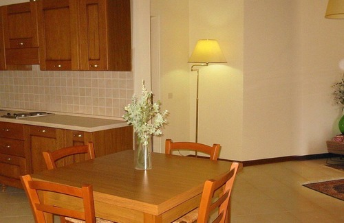 San Baronto House | Villa Floriana G: An elegant and welcoming apartment immersed in a splendid landscape, in the heart of a wonderful little town, with Free WI-FI.